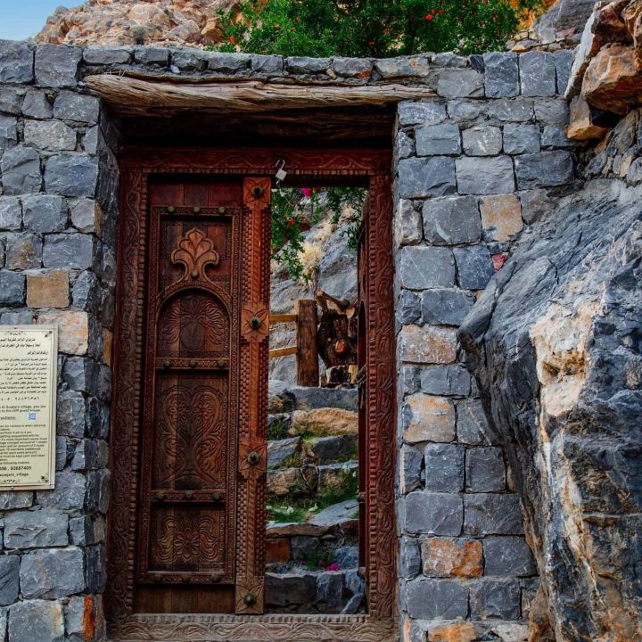 Screen-Oman-photo-Sawjara-Guest-house-Door
